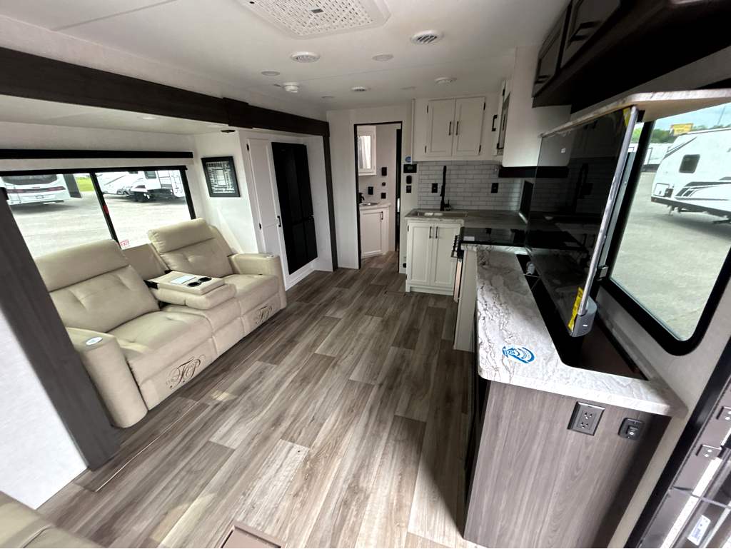 2026 VENTURE RV SPORTTREK 312VBH - Image 7