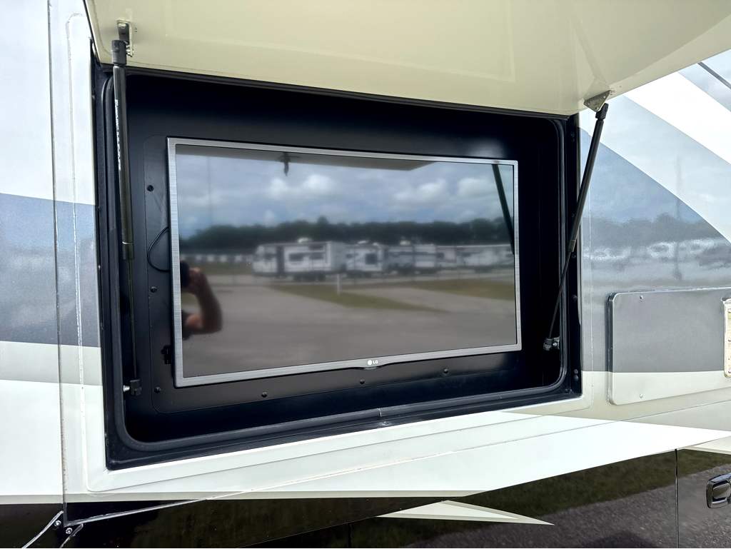 2016 TIFFIN ALLEGRO RED 38QBA - Image 8