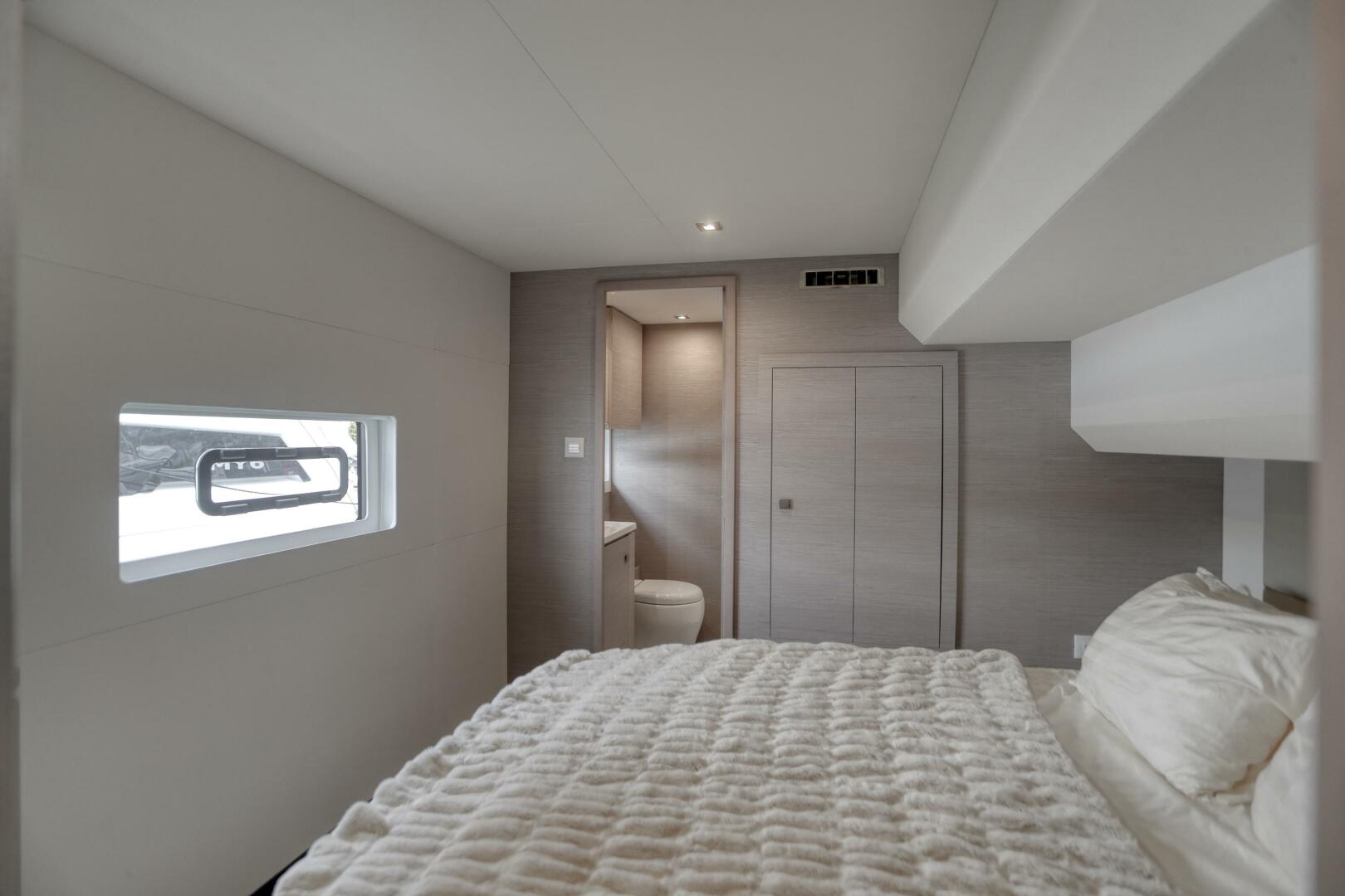 2022 Fountaine Pajot MY6 - Image 115