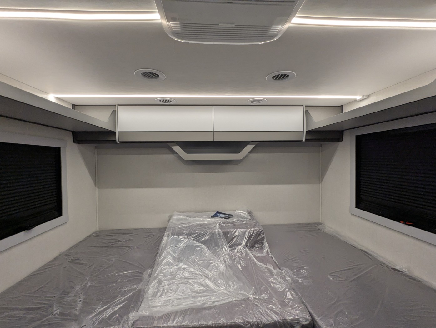 2026 Coachmen Euro 25TB - Image 23