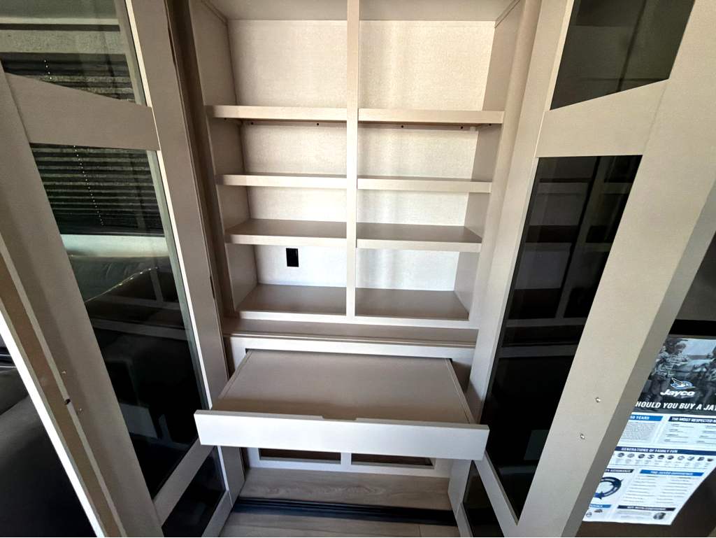 2027 JAYCO JAY FLIGHT BUNGALOW 404LOFT - Image 22