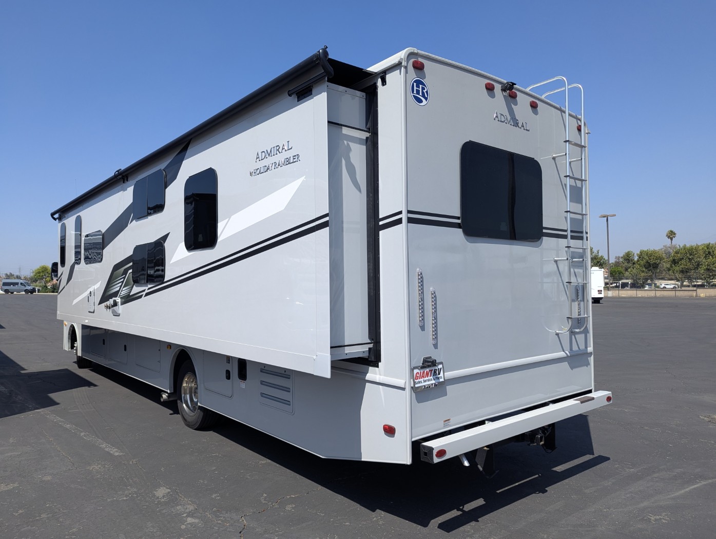 2026 Holiday Rambler Admiral 34J - Image 4