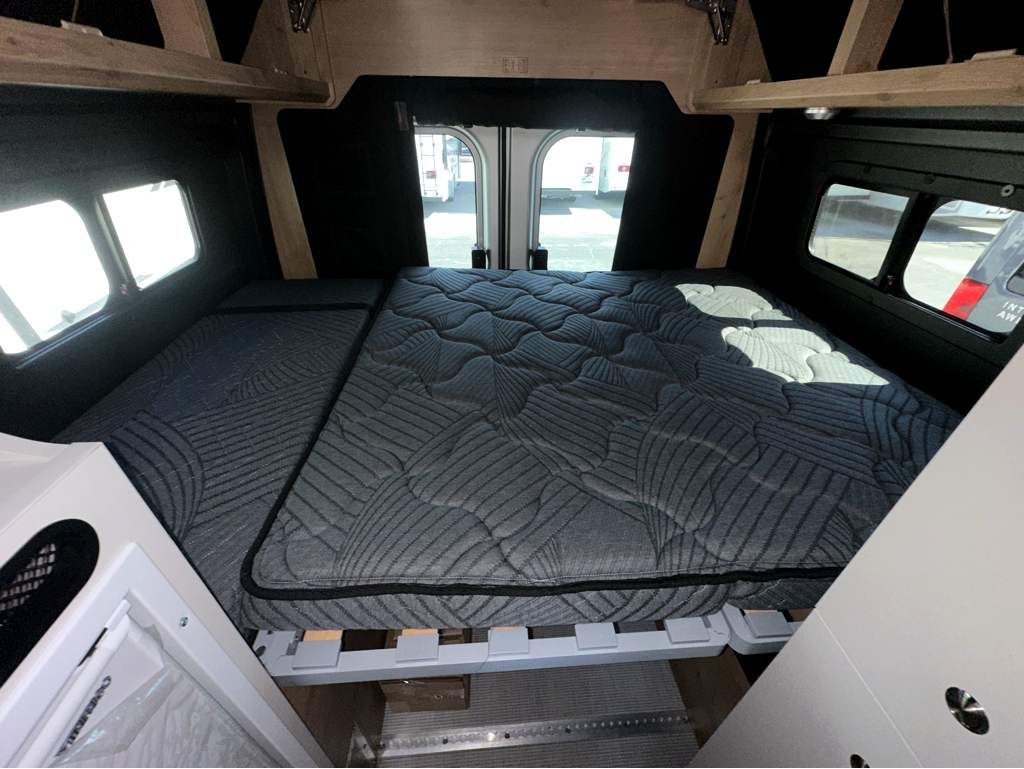 2026 AIRSTREAM RANGELINE - Image 22