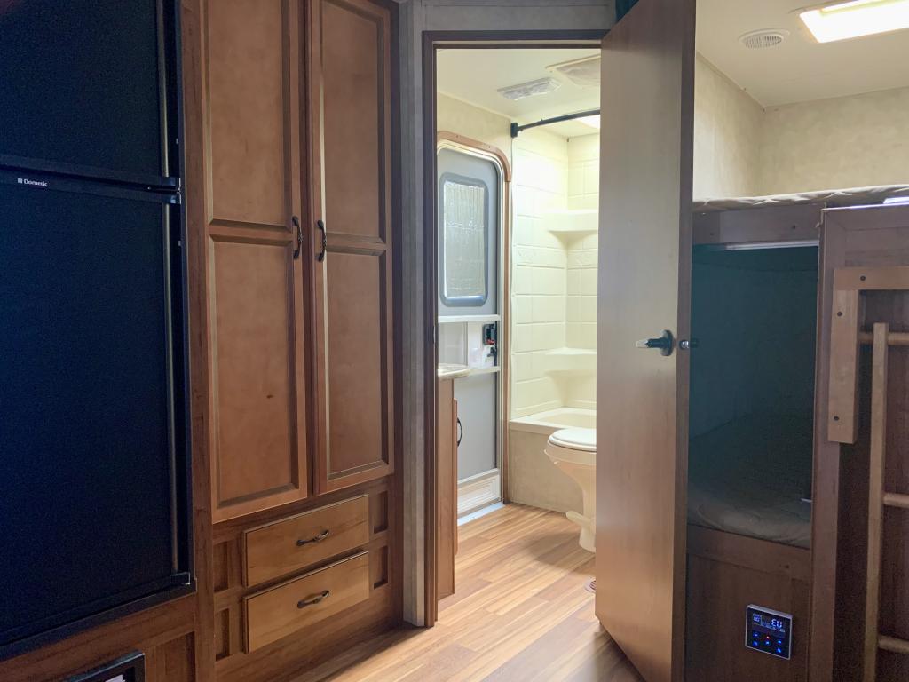 2015 Gulf Stream Kingsport 271DDS - Image 25