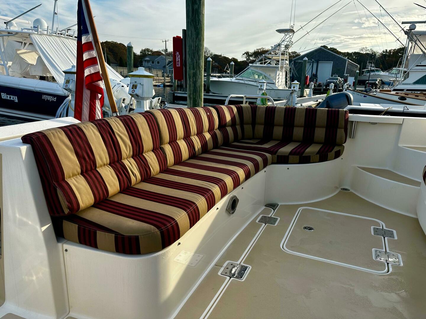 2014 Sabre 42 Salon Express - Image 11