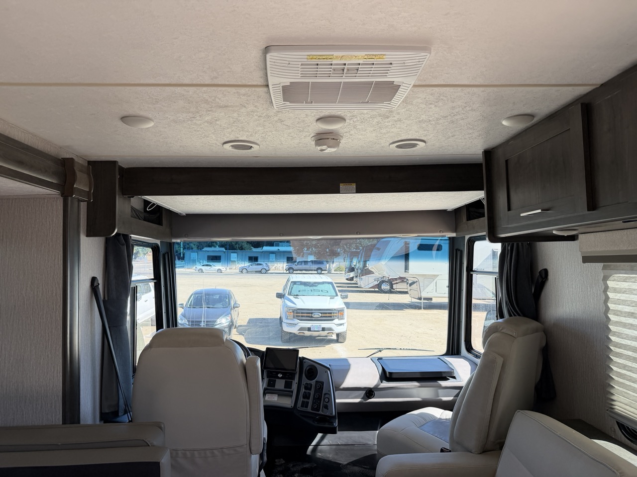 2023 Coachmen Pursuit 31BH - Image 23