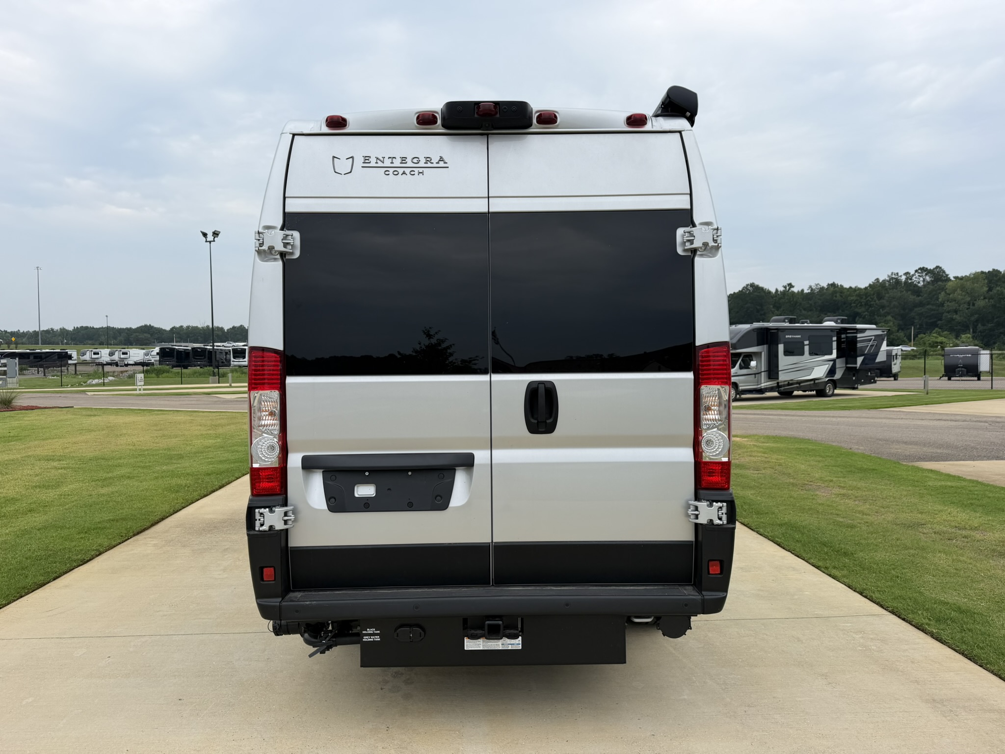 2027 ENTEGRA COACH ETHOS 20T - Image 4