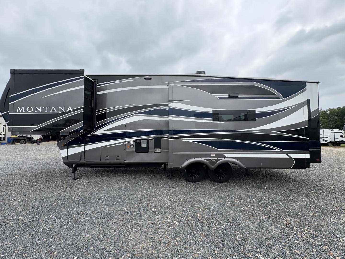 2025 Keystone Montana 3123RL - Image 7