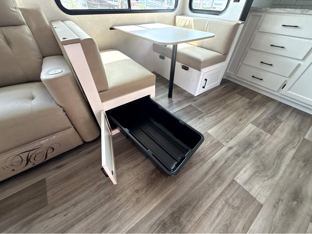 2026 VENTURE RV SPORTTREK 251VFK - Image 23