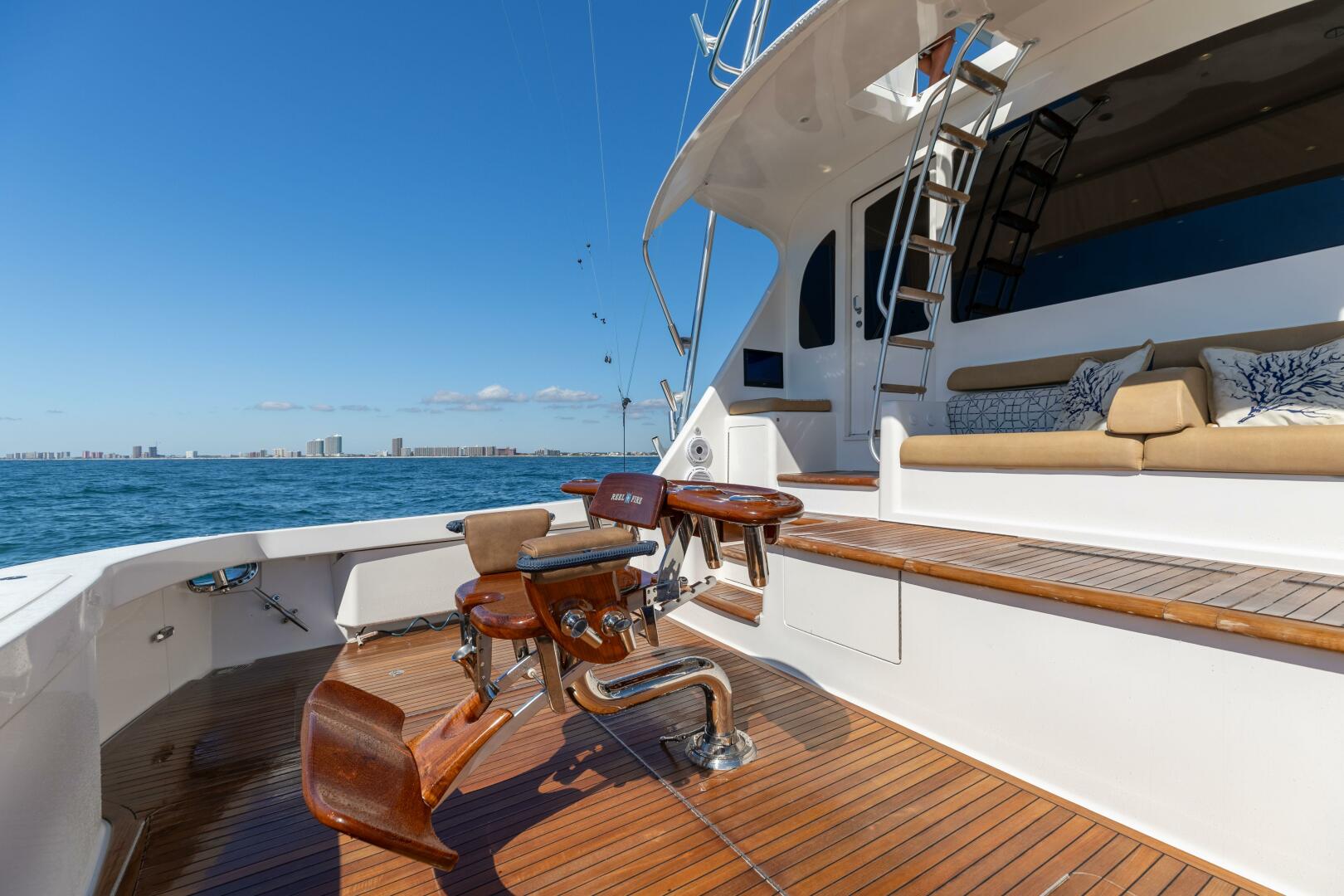 2013 Viking 76 Convertible - Image 64