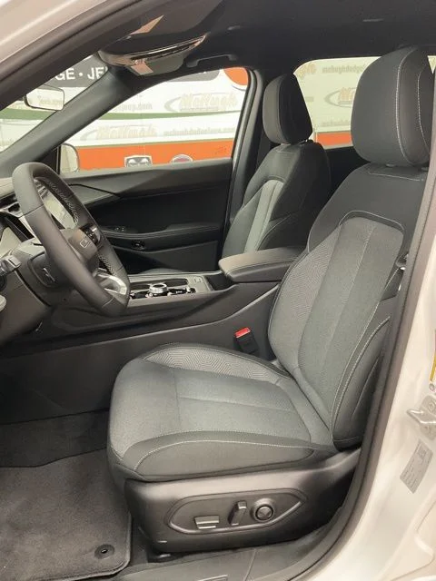 2026 Jeep Cherokee LAREDO 4X4 - Image 11