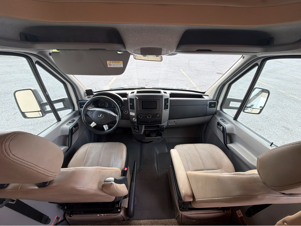 2019 Thor Motor Coach FOUR WINDS 24WS - Image 11