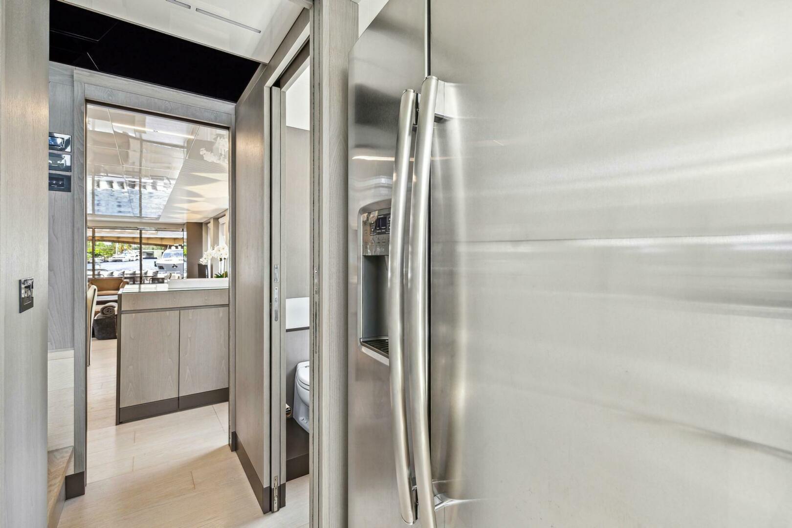 2021 Ferretti Yachts 850 - Image 43