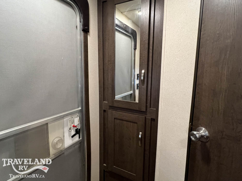 2018 Forest River Wildwood X-Lite West 210RBXL - Image 8