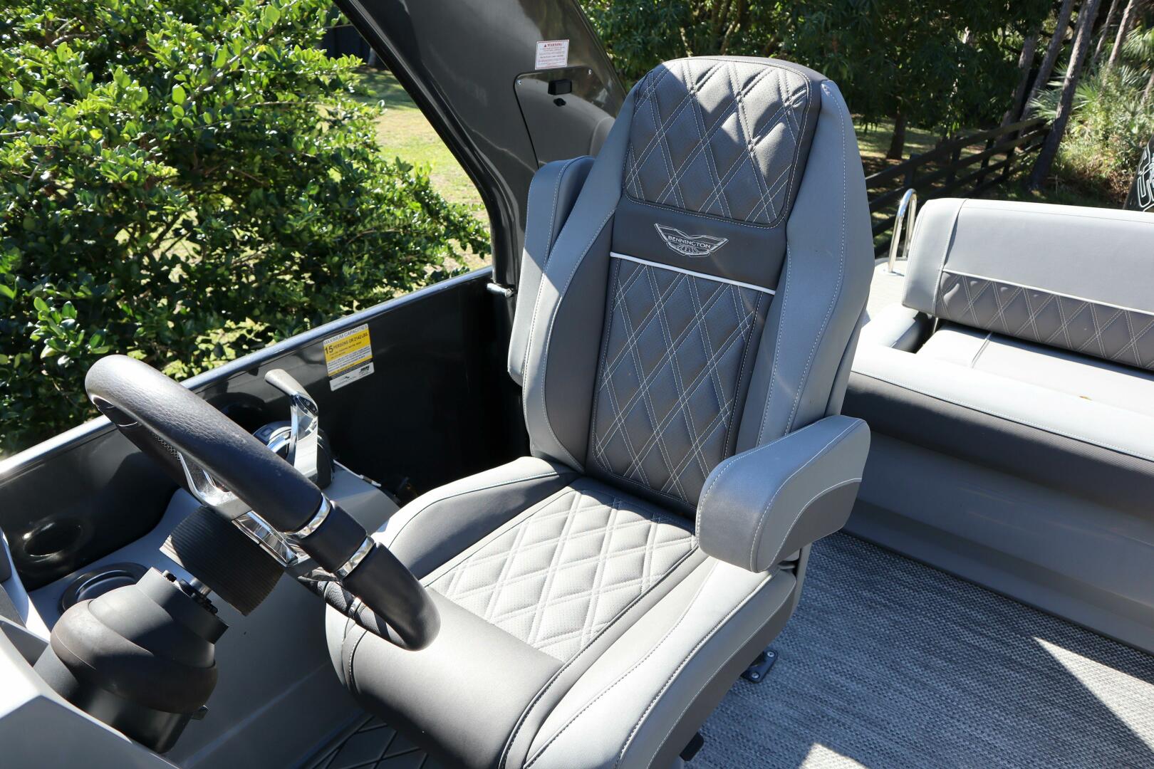 2021 Bennington RX25 Sport - Image 11
