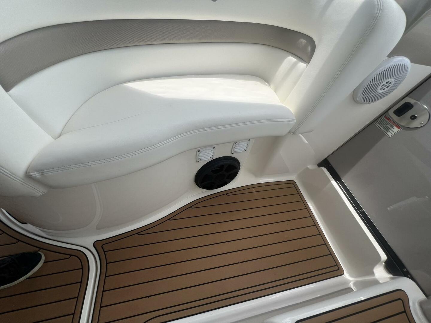 2003 Sea Ray 320 Sundancer - Image 33