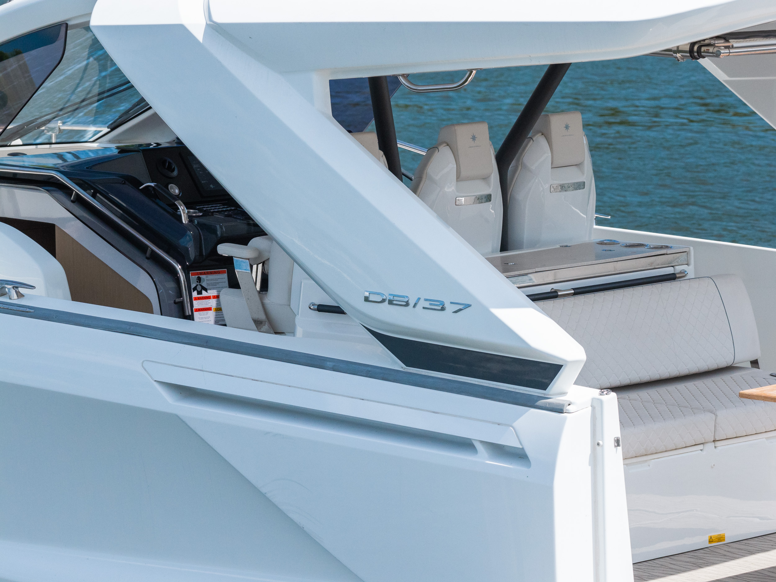 2024 Jeanneau DB37 OB - Image 15