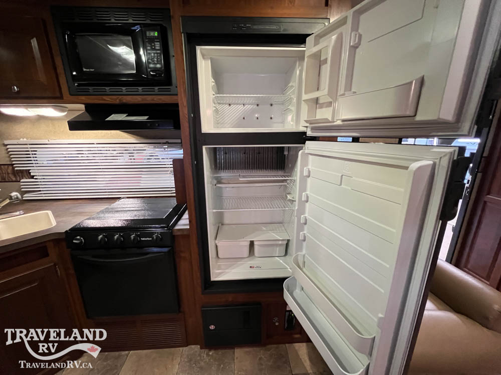 2013 FOREST RIVER ROCKWOOD ULTRA LITE 8315BSS HANDYMAN SPECIAL - Image 11