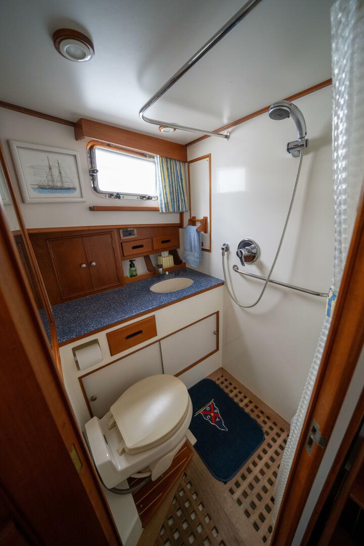 2001 Grand Banks 42 Classic - Image 34