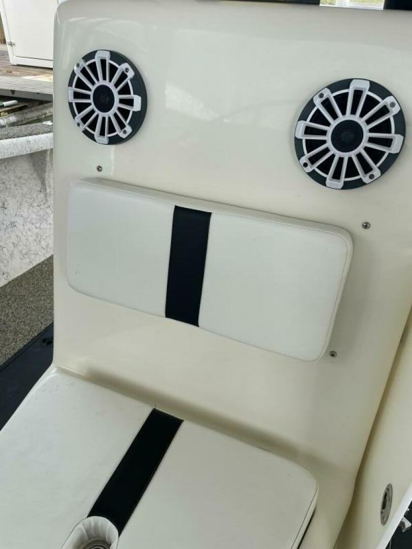 1997 Custom 31 Center Console - Image 25