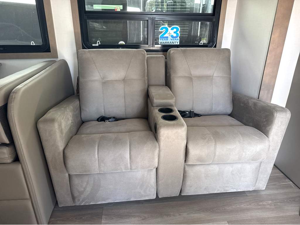 2027 JAYCO GREYHAWK 29MV - Image 16