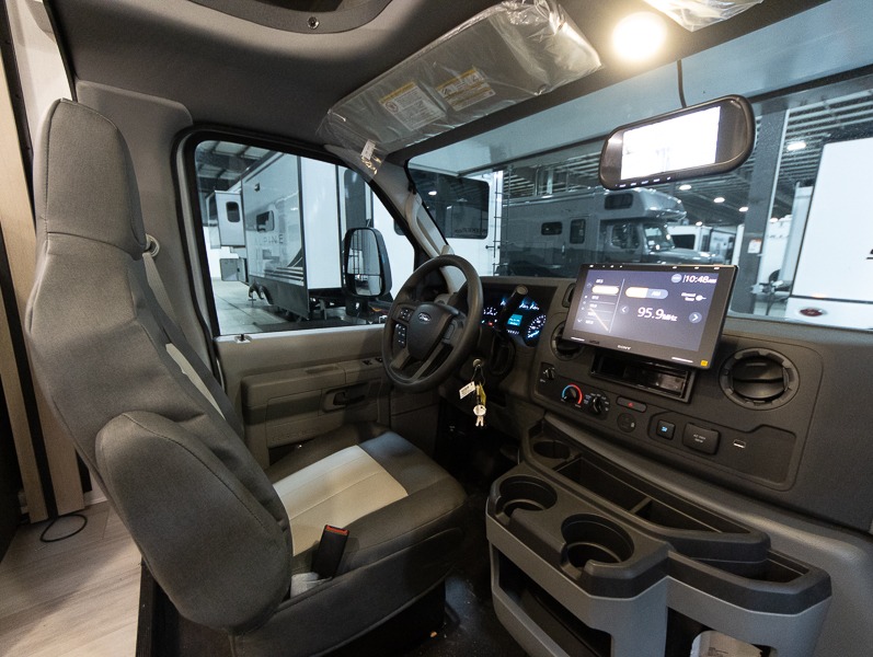 2025 Forest River Sunseeker 3050S - Image 9