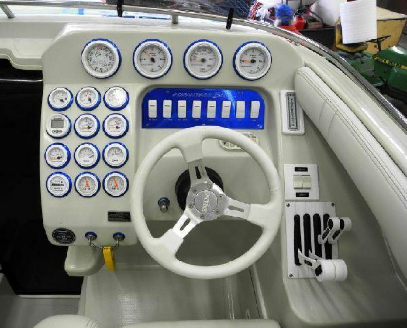 2002 Advantage - Image 10