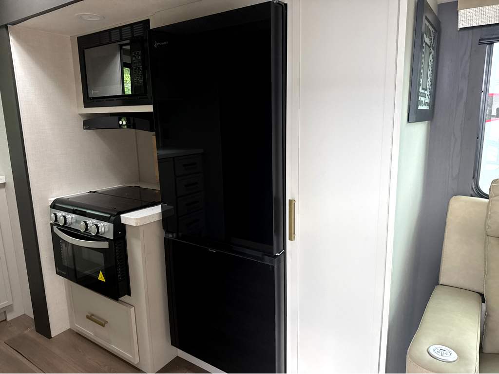 2027 VENTURE RV STRATUS 231VRK - Image 17