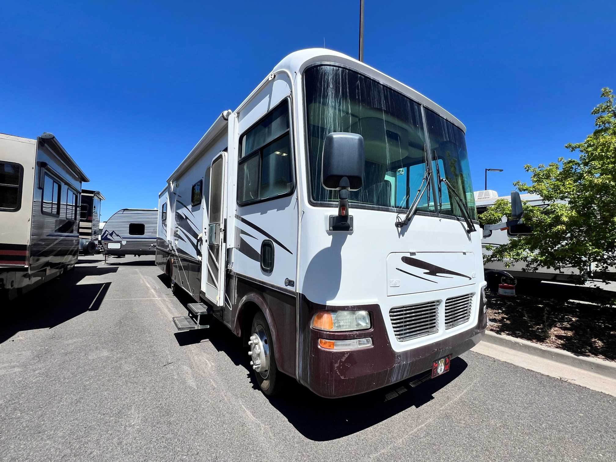 2005 Tiffin Allegro Bay 34XB - Image 1
