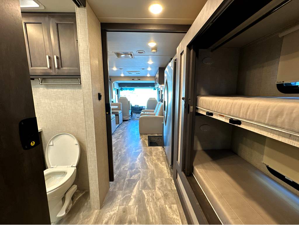 2023 THOR MOTOR COACH CHALLENGER 37DS - Image 22
