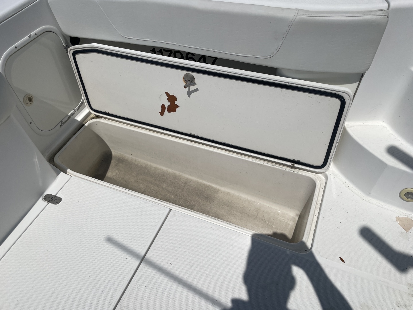 2006 Fountain 33SFC - Image 21