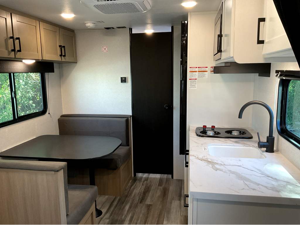 2026 JAYCO Jay Flight SLX 175 FQ - Image 18