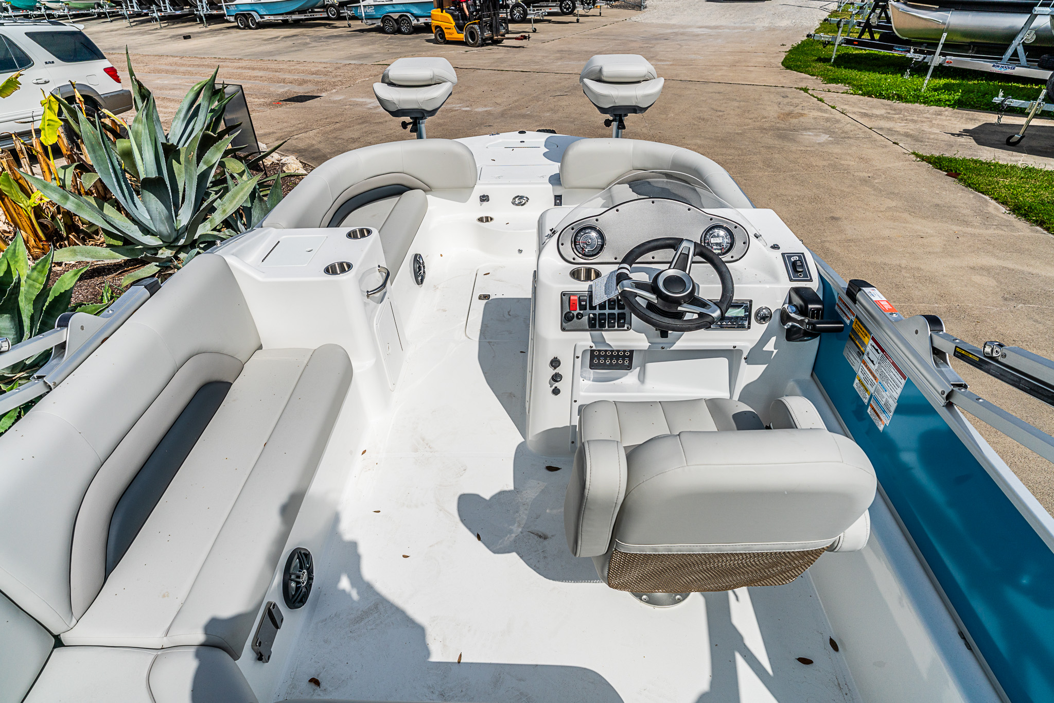 2026 HURRICANE 2026 FUNDECK 198 RE - Image 16