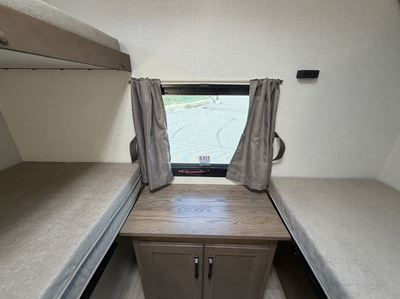 2027 VENTURE RV SPORTTREK 343VIB - Image 42