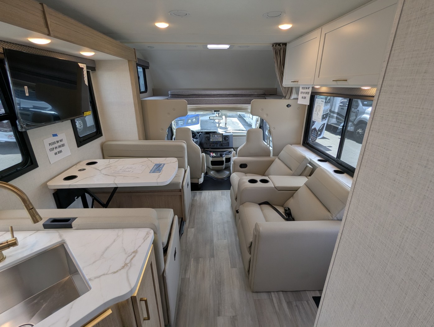 2027 Thor Motor Coach Four Winds 28Z - Image 31