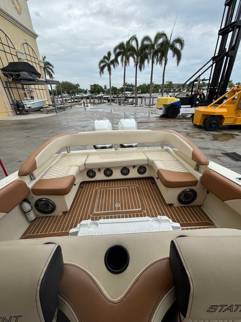 2013 Statement 35 Center Console - Image 19