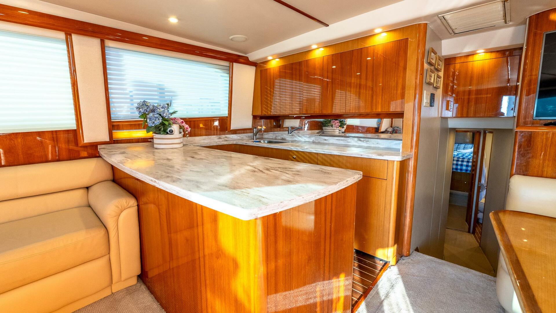 2002 VIKING 52 Convertible Base - Image 28