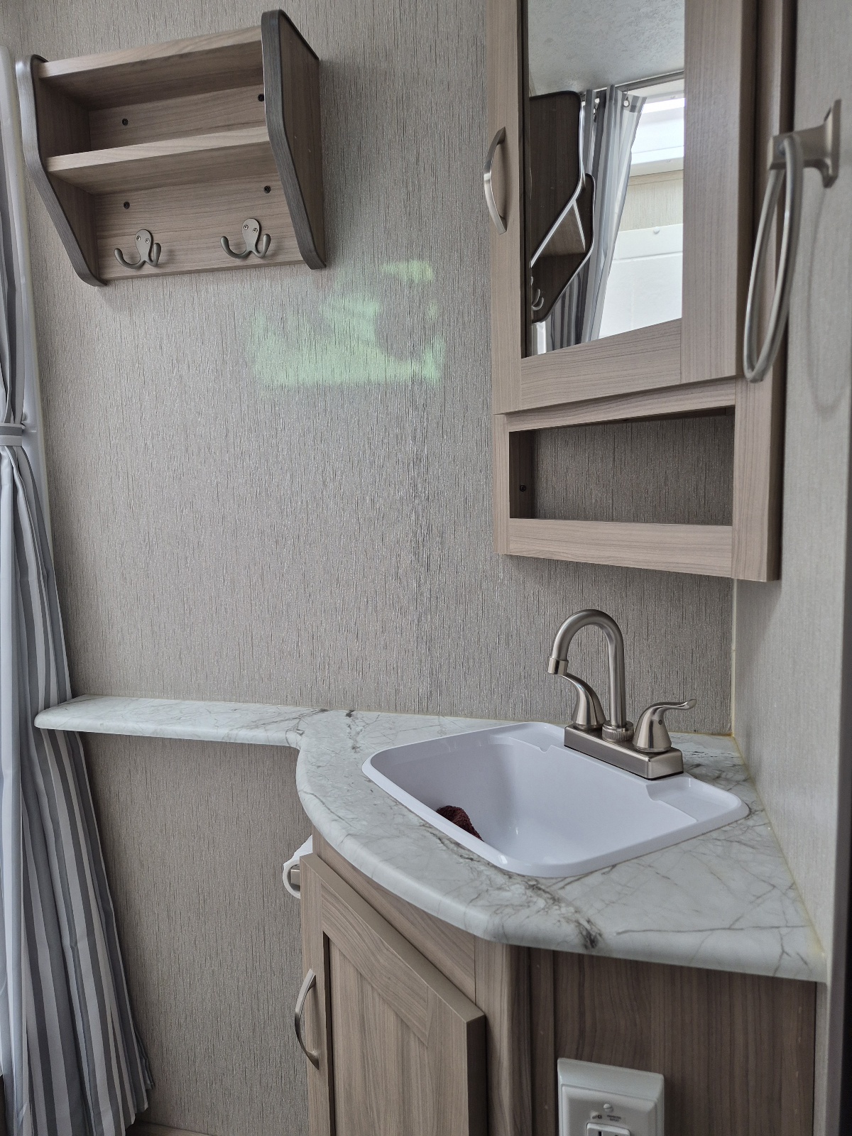 2021 Coachmen Freedom Express Ultra Lite 238BHS - Image 14