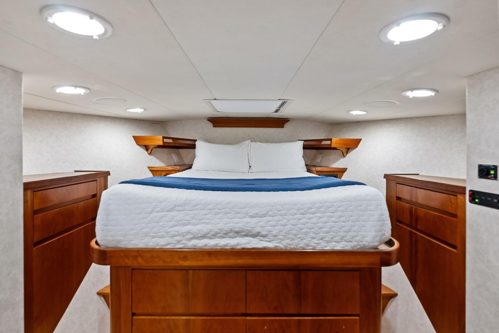 1998 Burger Raised Pilothouse - Image 32