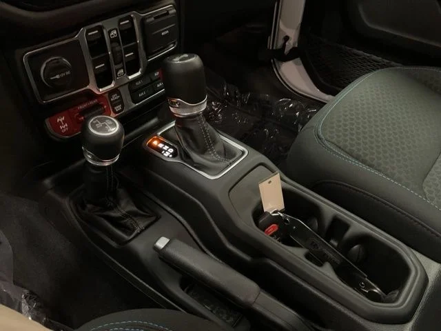 2025 Jeep Wrangler 4xe Rubicon 4x4 - Image 18