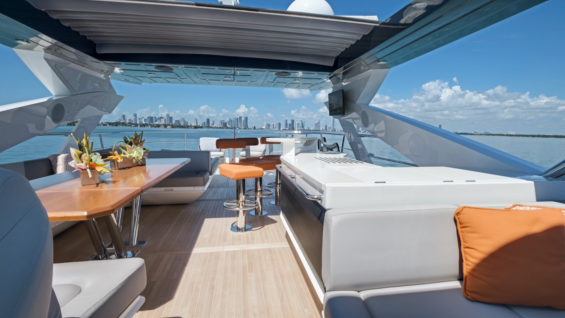 2018 Sunseeker 86 Yacht - Image 9