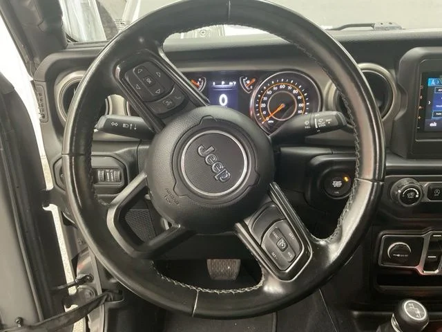 2021 Jeep Gladiator Crew Cab Sport 4WD - Image 15