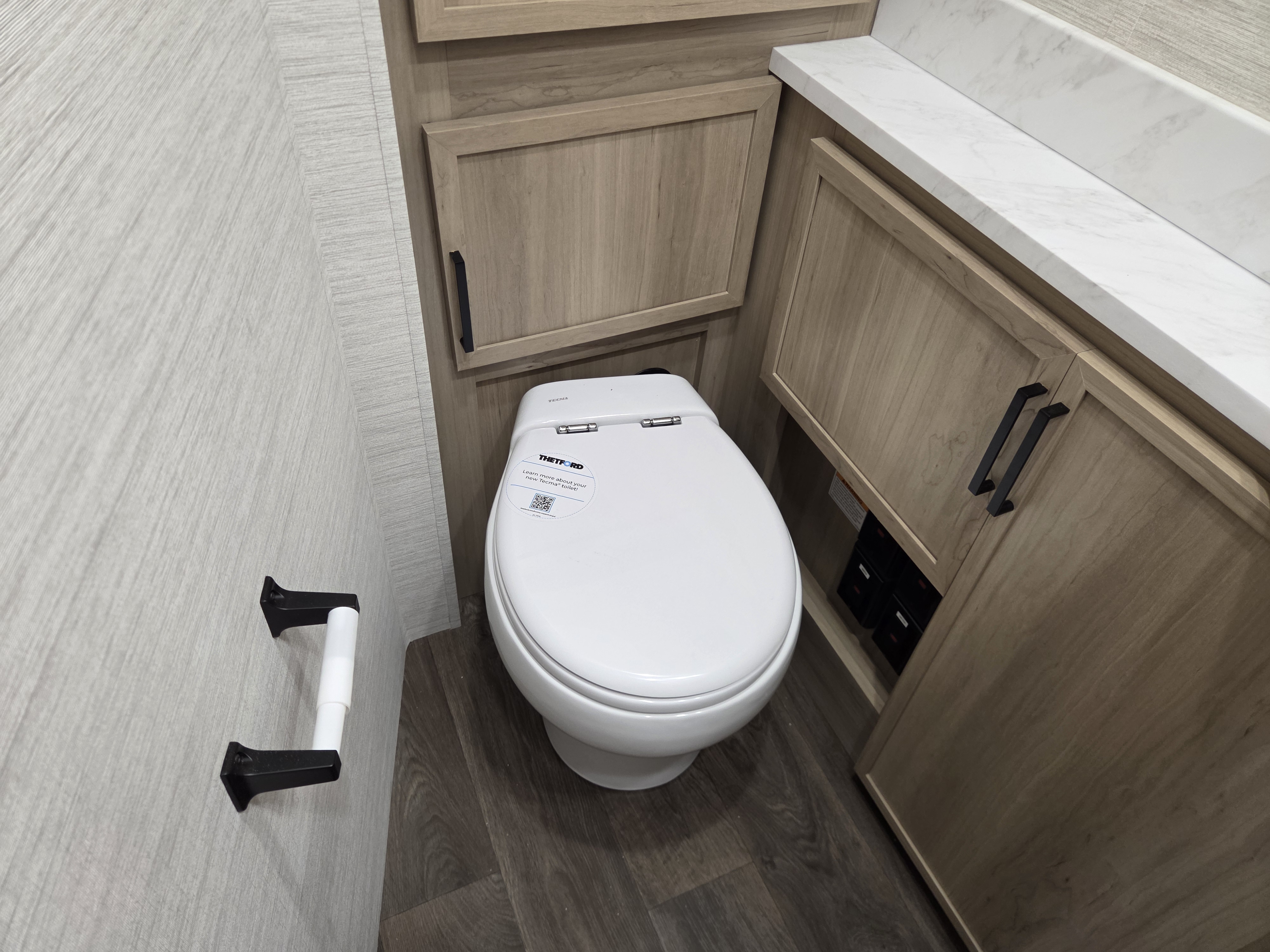 2027 Dynamax Europa S 37CA - Image 22