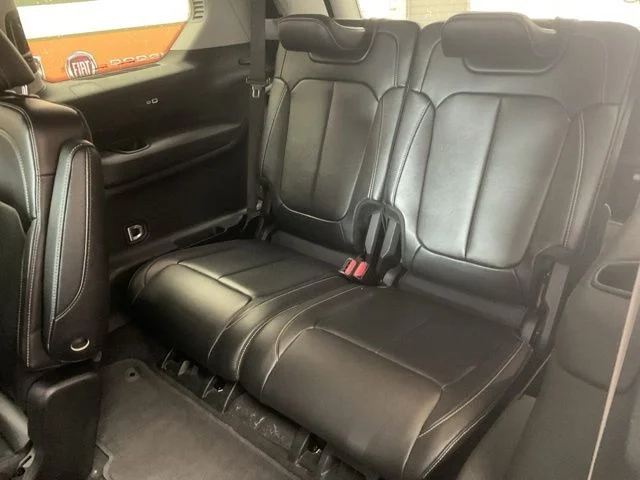 2022 Jeep Grand-Cherokee-L Laredo Altitude 4x4 - Image 22
