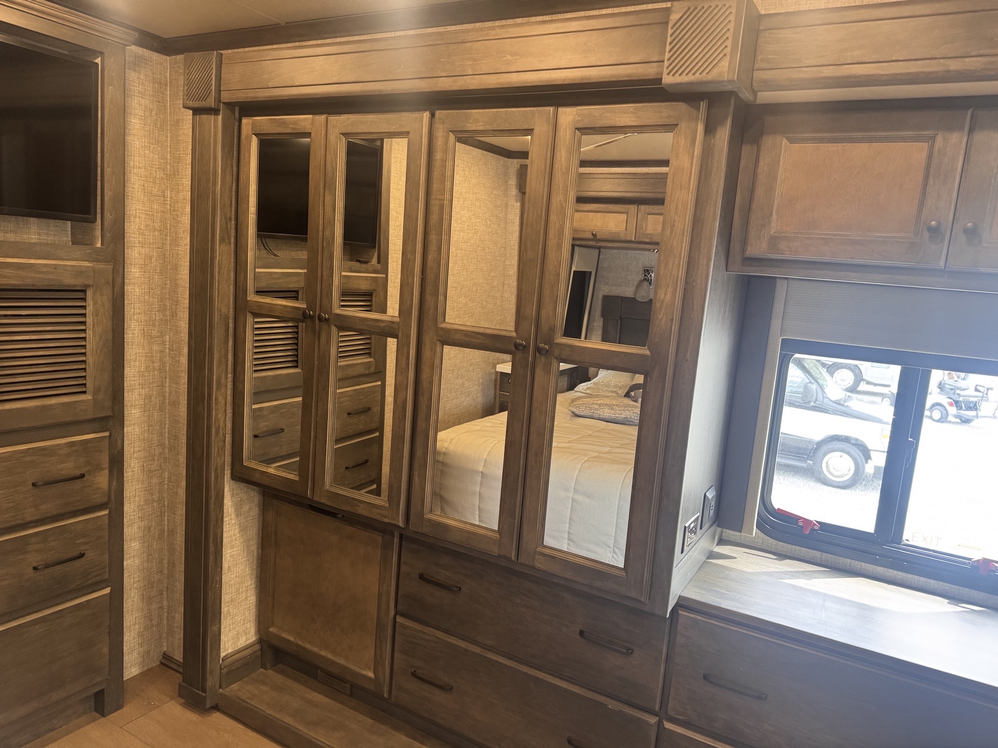 2023 TIFFIN ALLEGRO 34 PA - Image 20