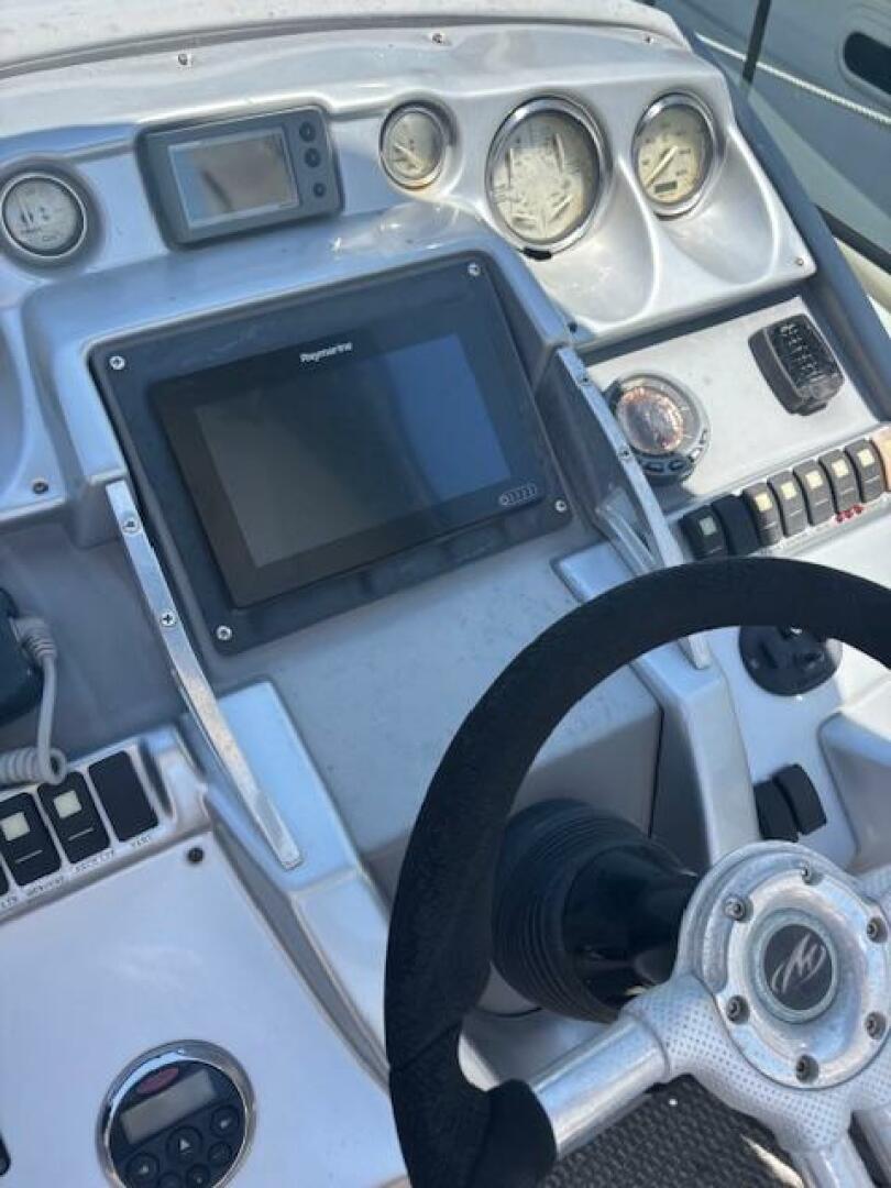 2007 Monterey 350 Sport Yacht - Image 18
