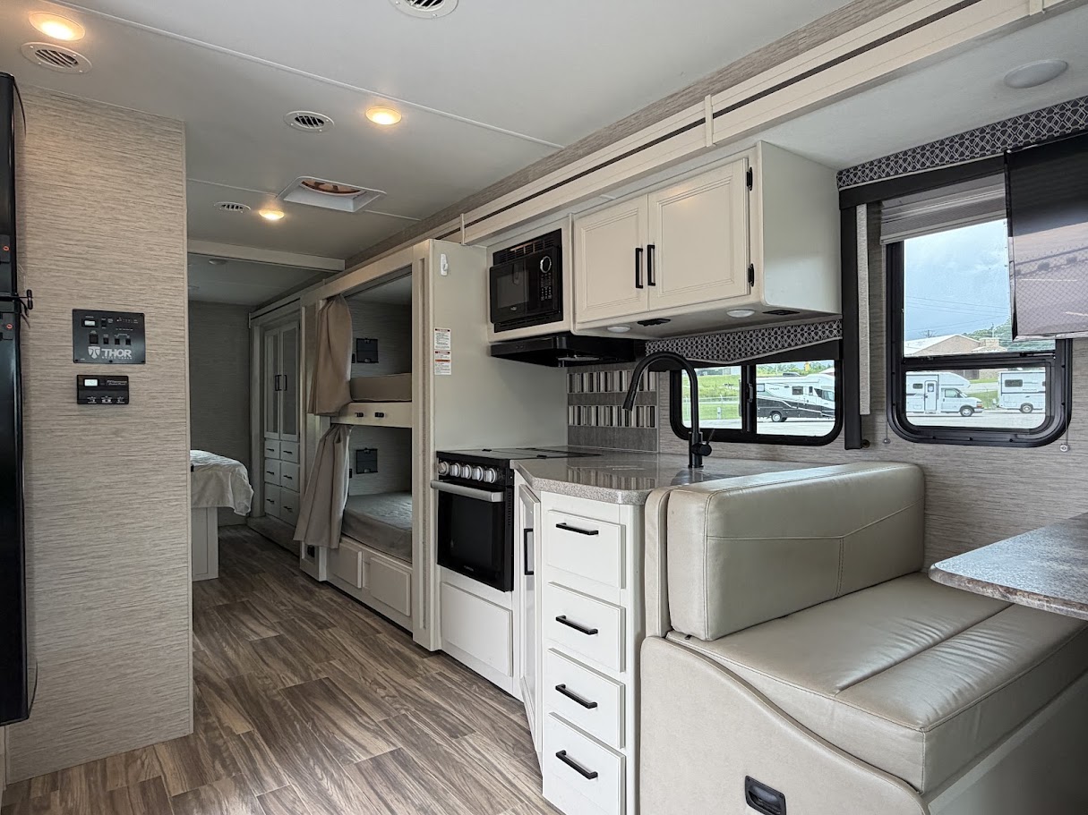 2023 THOR MOTOR COACH ACE 32B - Image 14