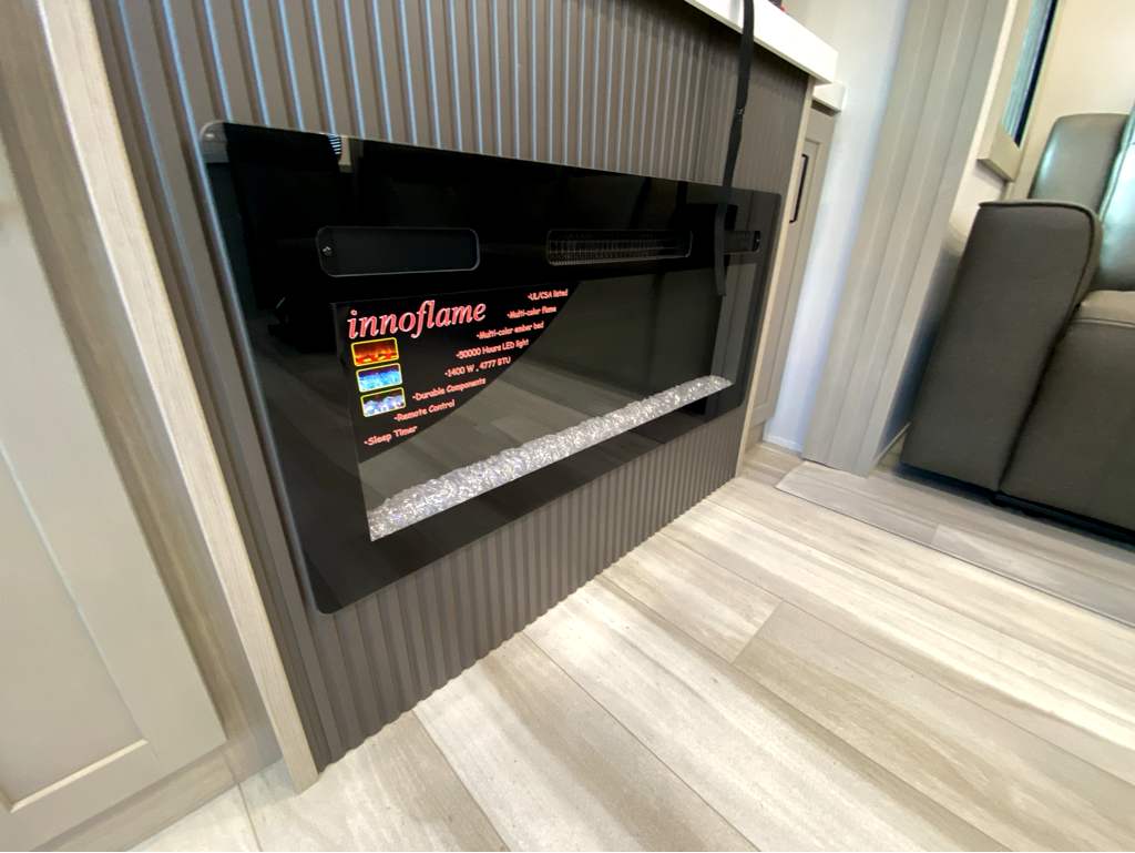 2026 GRAND DESIGN MOMENTUM 414M - Image 20