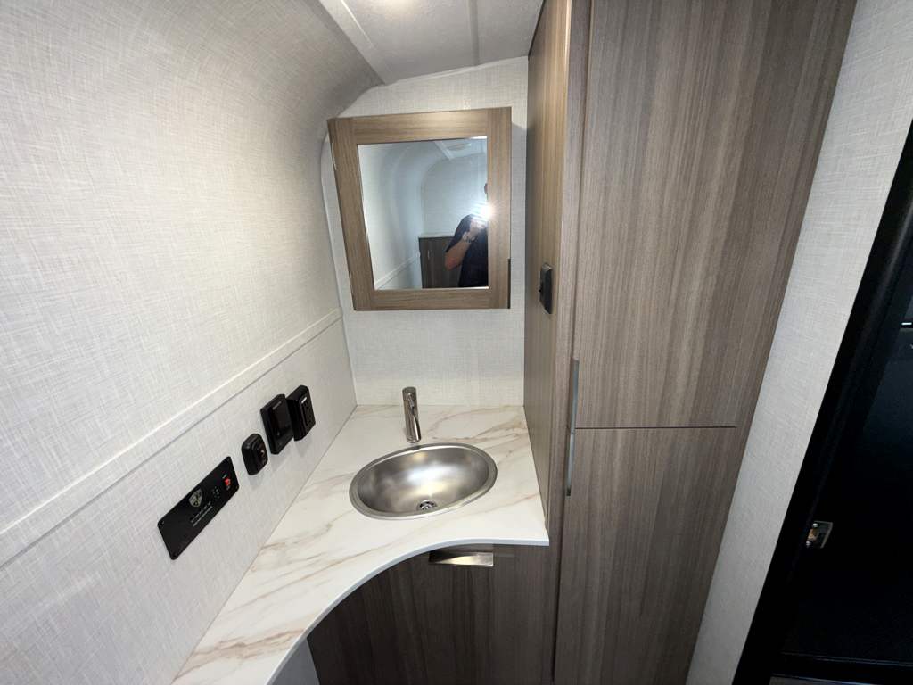 2024 VENTURE RV SONIC 190VRB - Image 26
