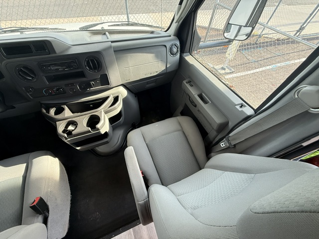 2023 Forest River Sunseeker LE 2350LE - Image 4